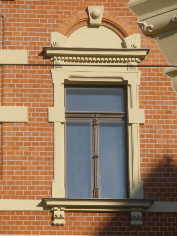 Fenster Mit Schmuckelementen, nach Sanierung